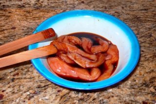 Receta de pollo marinado con teriyaki y cubierto de tempura