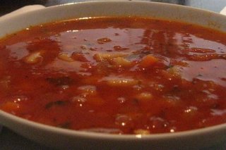 Receta de sopa con tomate y pimiento