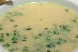 Receta de sopa de ajo con tomillo