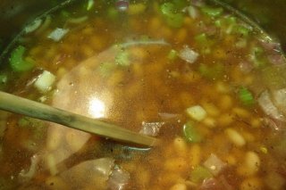 Receta de sopa de pollo con alubias