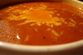 Receta de sopa de tomate con queso