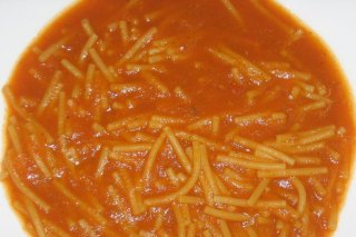 Receta de sopa de tomates con fideos