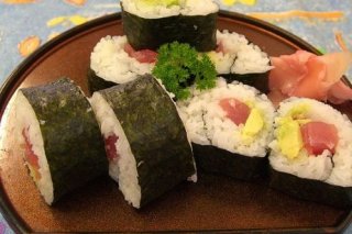 Receta de sushi de salmón y pepino