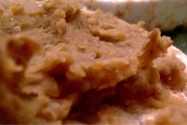 paté de lentejas y tomate