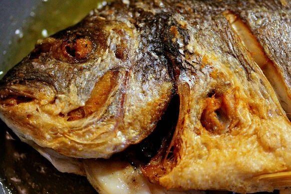 Cómo evitar el olor a pescado frito