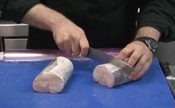 Cómo hacer rodajas de merluza sin espinas