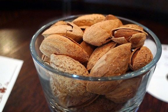 Pelar almendras y avellanas fácilmente